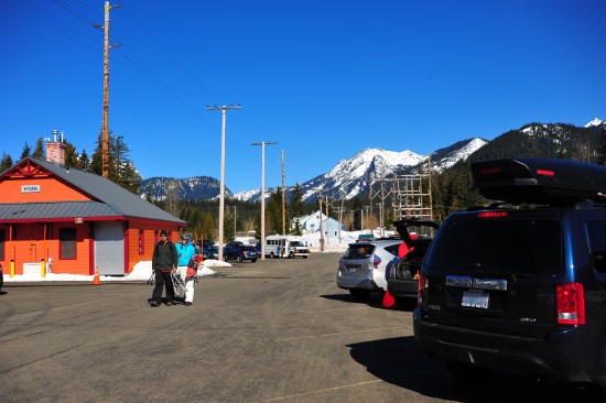 Parkplatz direkt an der Loipe in Hyak